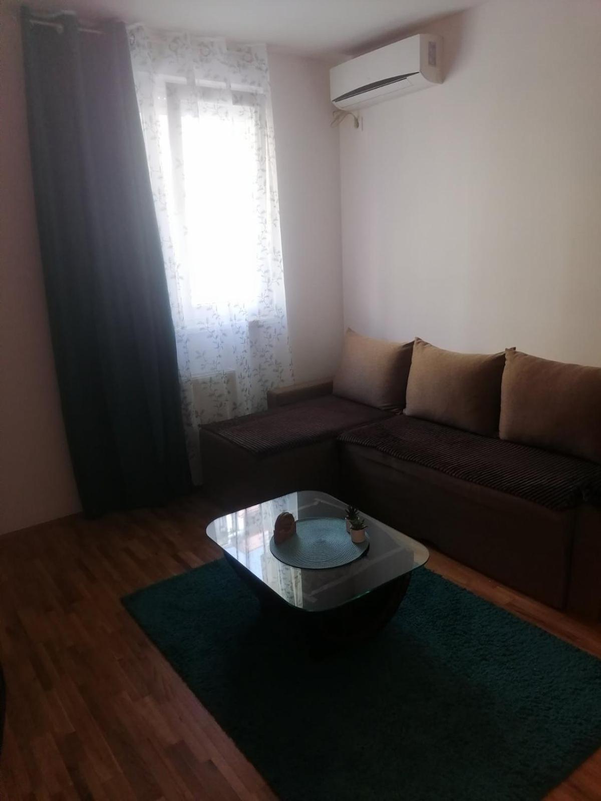 Apartment Burence โนวีซาด ภายนอก รูปภาพ
