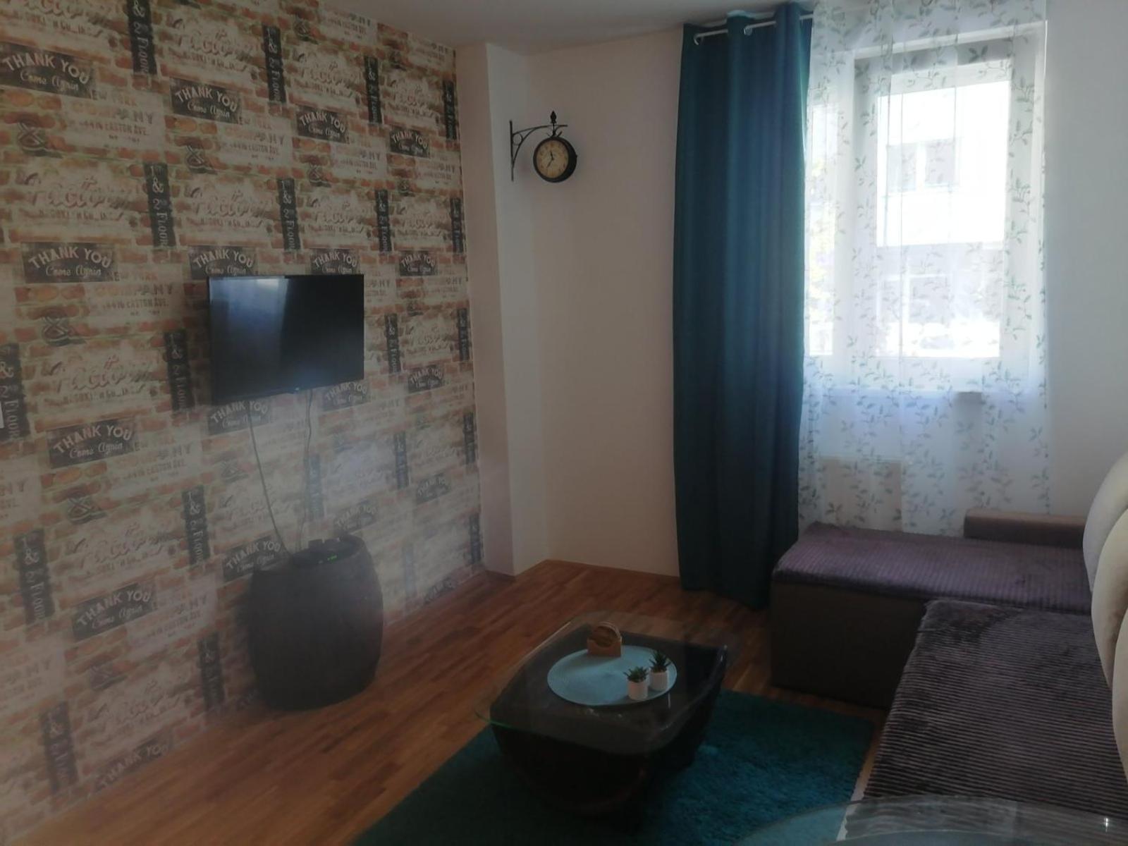 Apartment Burence โนวีซาด ภายนอก รูปภาพ