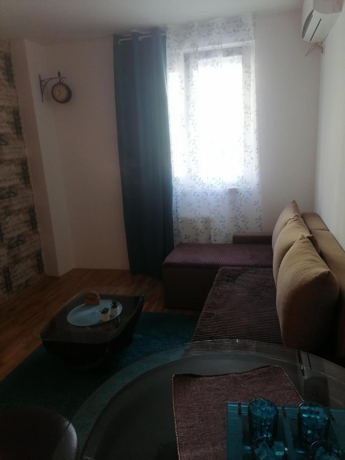 Apartment Burence โนวีซาด ภายนอก รูปภาพ